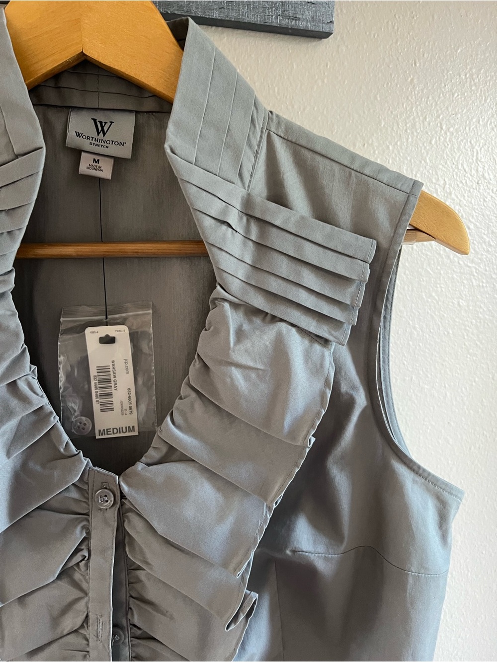 Worthington Sleeveless Ruffled Button-Front Blouse in Light Gray - Picture 2 of 7